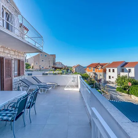 Terrace Postira