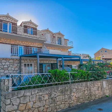 Terrace * Postira